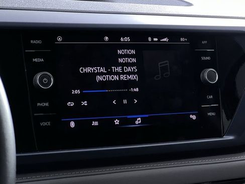 Used 2024 Volkswagen Taos SE image 16