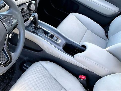 Used 2022 Honda HR-V LX image 17