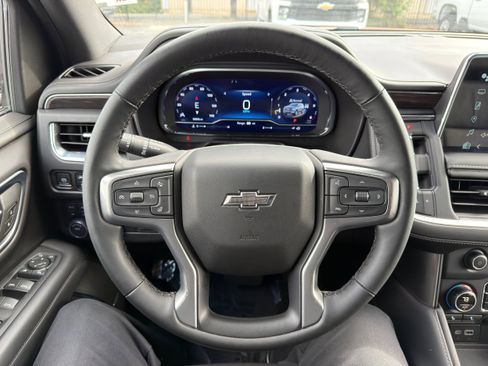 Used 2024 Chevrolet Tahoe Z71 w/ Luxury Package image 32