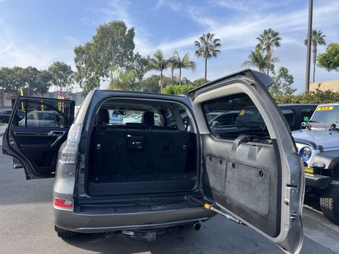 Used 2014 Lexus GX 460 image 28