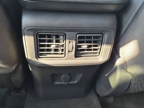 Used 2022 Toyota RAV4 LE FWD image 16
