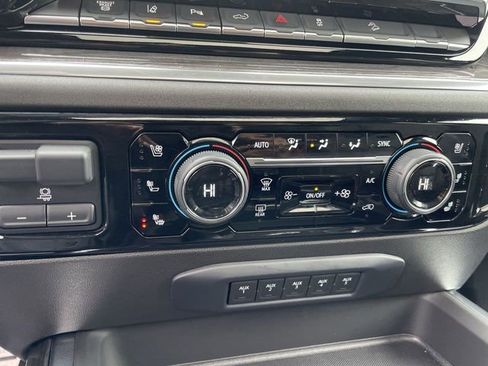 Used 2025 Chevrolet Silverado 2500 LTZ w/ LTZ Premium Package image 19