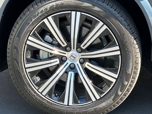 Certified 2025 Volvo XC90 B5 Core AWD/4WD image 34