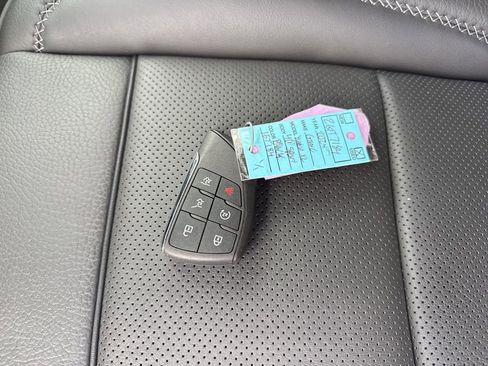 Used 2024 GMC Yukon XL Denali image 38