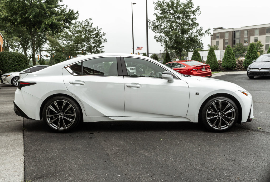 Used 2022 Lexus IS 300 F Sport AWD/4WD image 3