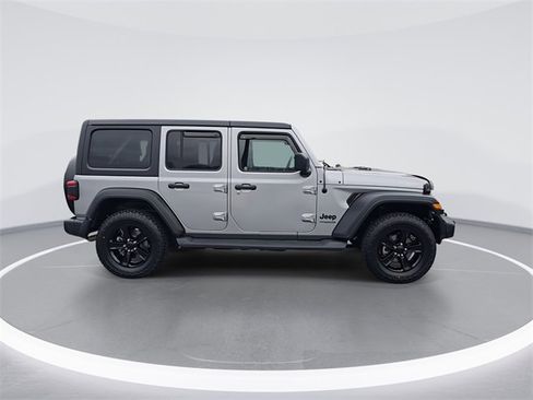 Used 2019 Jeep Wrangler Unlimited Sport image 9
