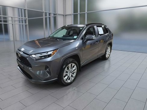 Used 2023 Toyota RAV4 XLE Premium AWD/4WD image 4