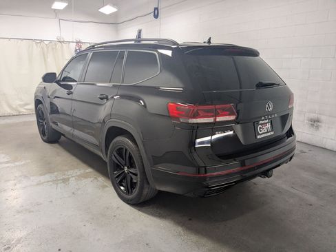 Used 2023 Volkswagen Atlas SEL R-Line AWD/4WD image 9