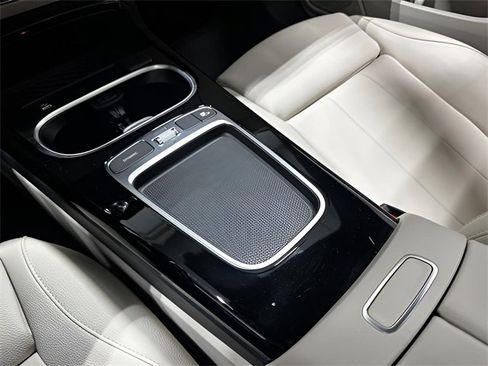 Used 2025 Mercedes-Benz CLA 250 4MATIC image 14