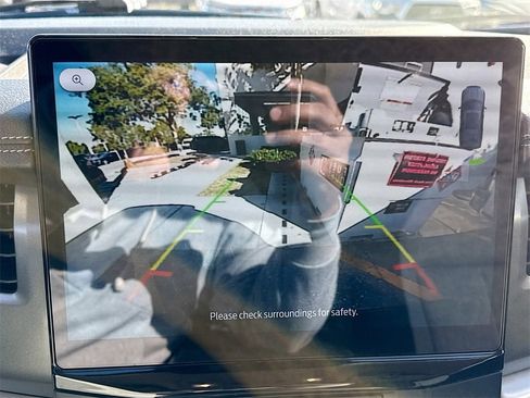 Used 2024 Ford Expedition Max XLT image 15