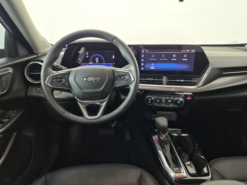 Used 2025 Chevrolet Trax ACTIV w/ Driver Confidence Package FWD image 32