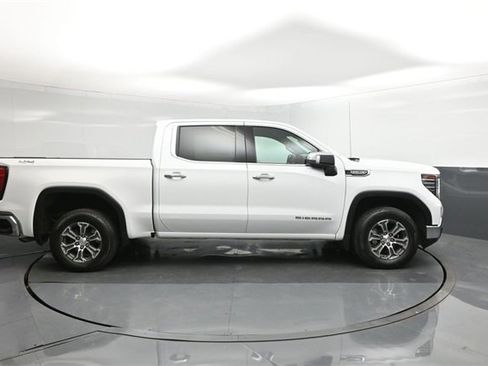 Used 2024 GMC Sierra 1500 SLT image 26
