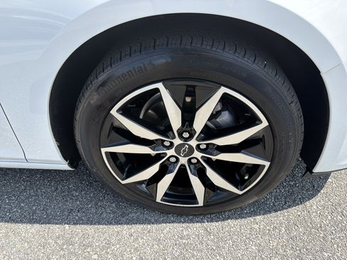 Used 2024 Chevrolet Malibu RS FWD image 23