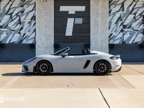 Used 2022 Porsche 718 Boxster Spyder RWD image 7