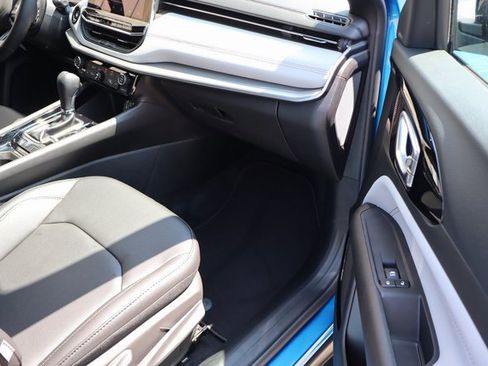 New 2025 Jeep Compass Limited image 43