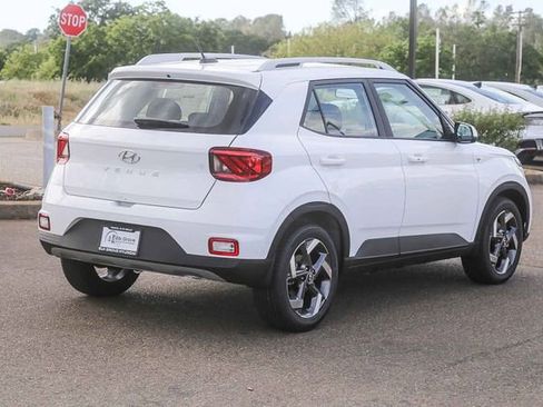 New 2026 Hyundai Venue SEL image 5