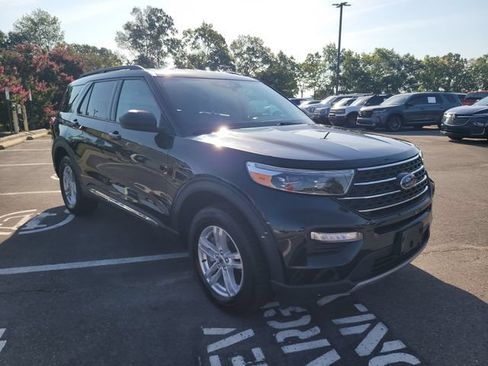 Certified 2023 Ford Explorer XLT w/ Equipment Group 202A AWD/4WD image 3
