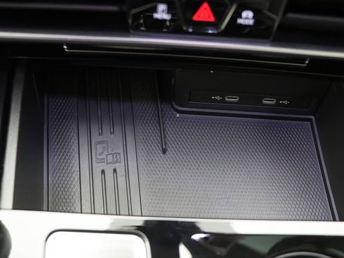 Used 2025 Volkswagen Atlas SEL Premium R-Line image 35