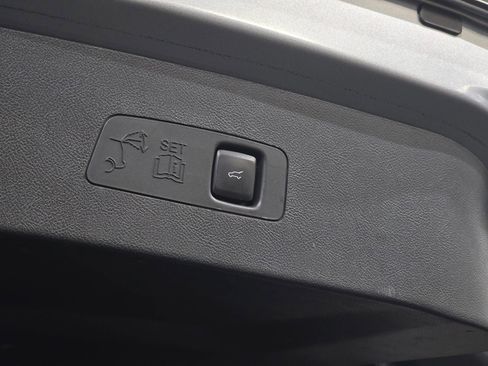 Used 2022 Lincoln Corsair AWD w/ Premium Package image 38