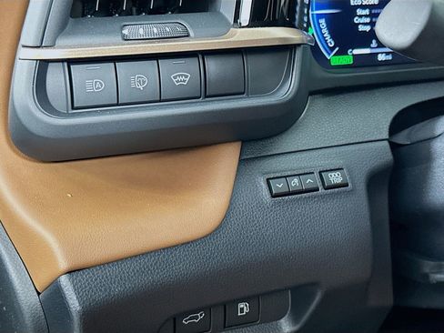 New 2026 Toyota Crown Signia image 10