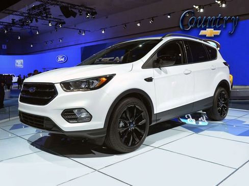 Used 2018 Ford Escape SE w/ SE Sync 3 Package FWD image 1