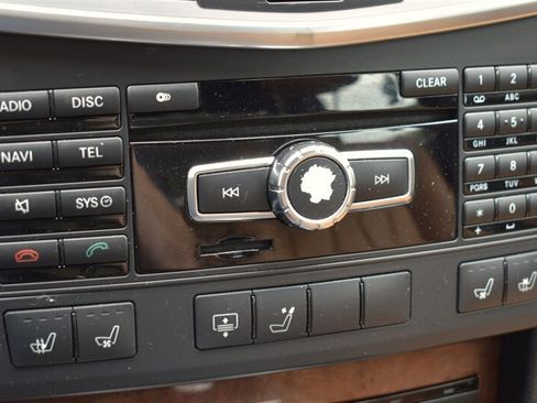Used 2013 Mercedes-Benz E 350 BlueTEC Sedan image 23