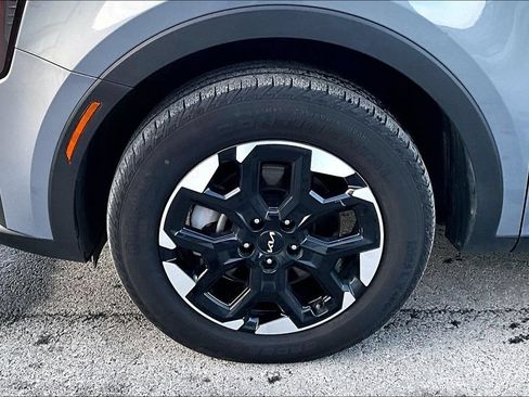 Used 2024 Kia Sorento S AWD/4WD image 9