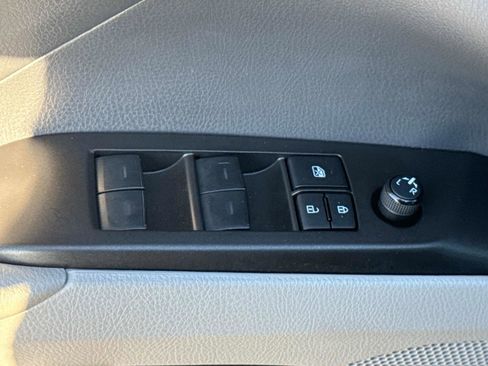 Used 2024 Toyota Camry SE image 18