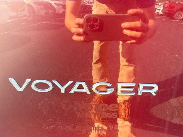 Used 2023 Chrysler Voyager LX FWD image 30