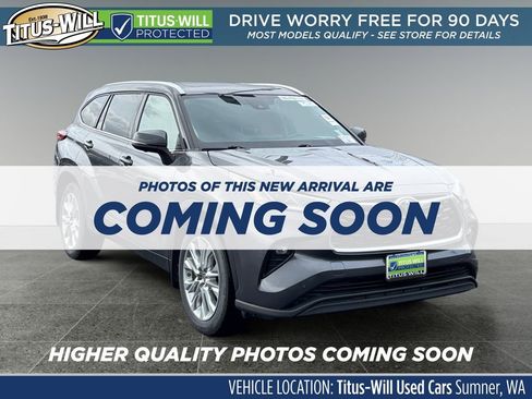 Used 2023 Toyota Highlander Limited AWD/4WD image 1