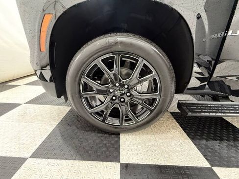 New 2026 Chevrolet Suburban High Country image 12