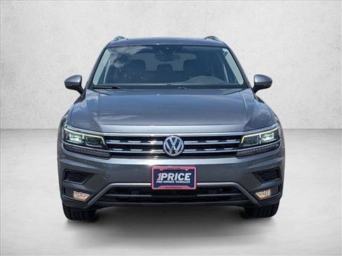 Used 2018 Volkswagen Tiguan SEL Premium AWD/4WD image 2