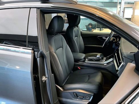 Certified 2025 Audi Q8 Premium Plus w/ Premium Plus Package image 9