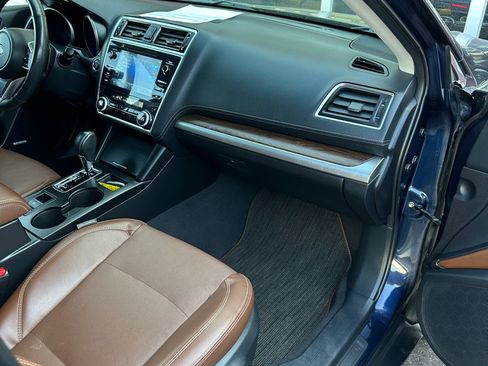 Used 2018 Subaru Outback 3.6R Touring w/ Popular Package #3 image 17