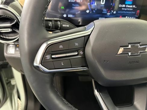 Used 2025 Chevrolet Equinox ACTIV w/ Safety and Technology Package FWD image 15