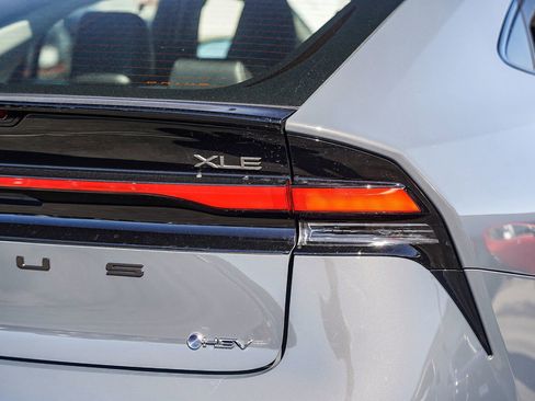 New 2026 Toyota Prius XLE image 10