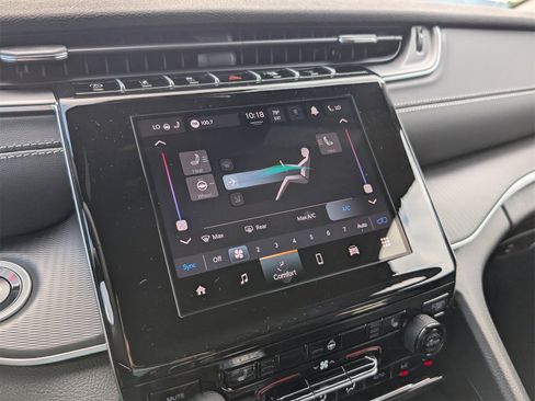New 2025 Jeep Grand Cherokee Altitude AWD/4WD image 15