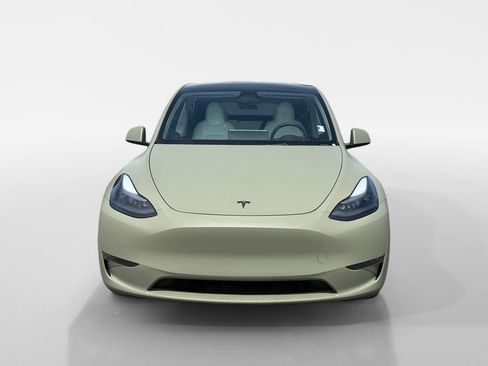 Used 2024 Tesla Model Y Long Range AWD/4WD image 9