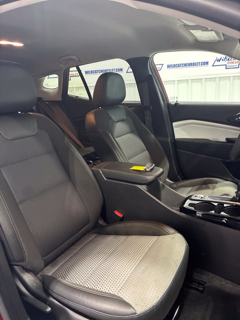 Used 2025 Chevrolet Trax LT FWD image 37