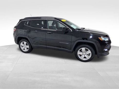 Certified 2022 Jeep Compass Latitude image 22
