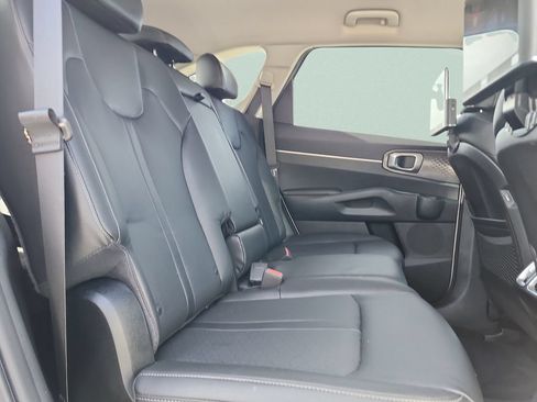 Used 2022 Kia Sorento S FWD image 33