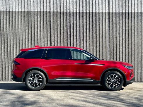 New 2026 Lincoln Nautilus Premier image 7