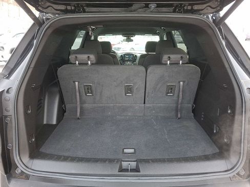 Used 2023 Chevrolet Traverse LT image 27