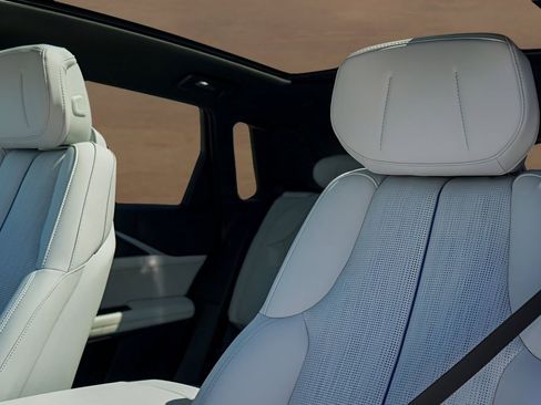 New 2026 Cadillac Lyriq Luxury w/ LPO, Floor Liner Package image 11