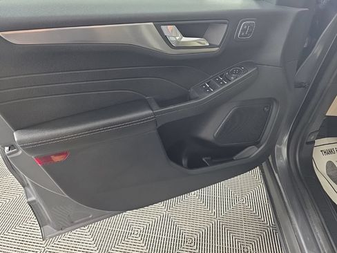 Used 2021 Ford Escape Titanium FWD image 12