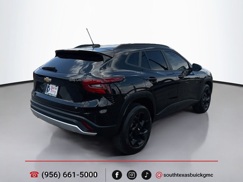 Used 2025 Chevrolet Trax LT w/ Driver Confidence Package FWD image 8