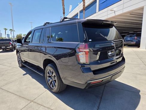 Certified 2022 Chevrolet Suburban Z71 w/ Luxury Package AWD/4WD image 4