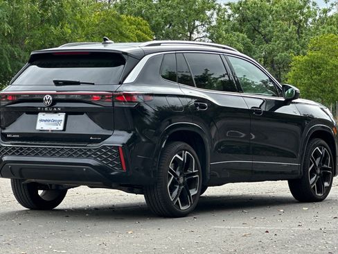 Used 2026 Volkswagen Tiguan SEL R-Line image 5