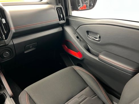 Used 2025 Nissan Frontier Pro-X w/ Pro Convenience Package image 10