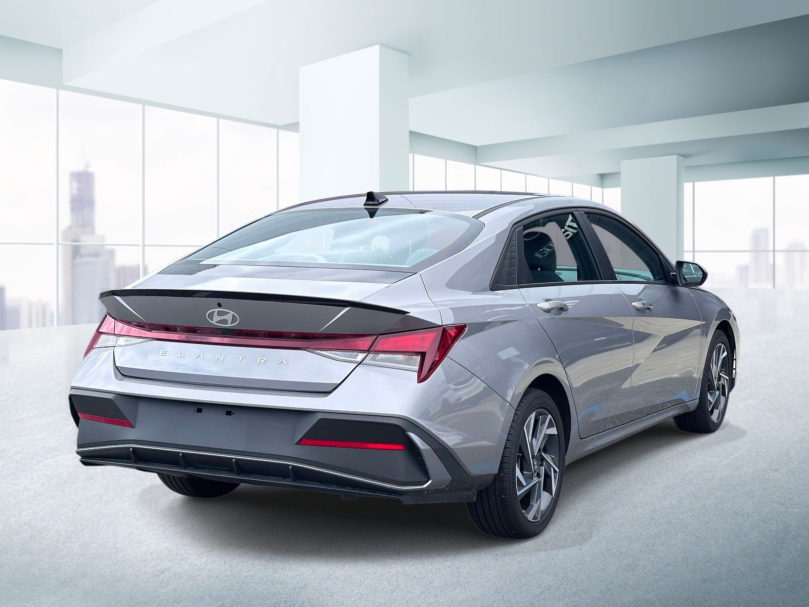 Used 2025 Hyundai Elantra Sport FWD image 4